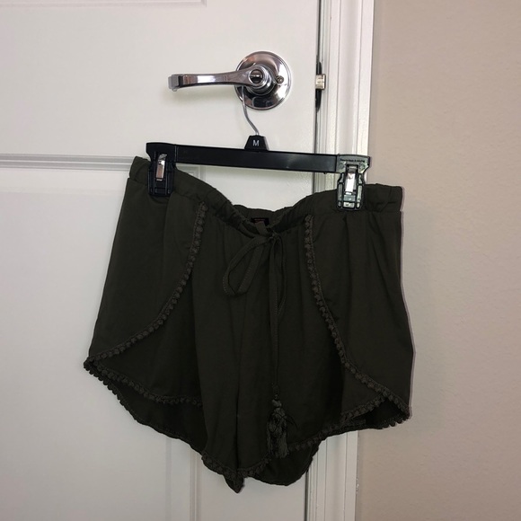 Bohemian Army Green Shorts - Picture 1 of 1